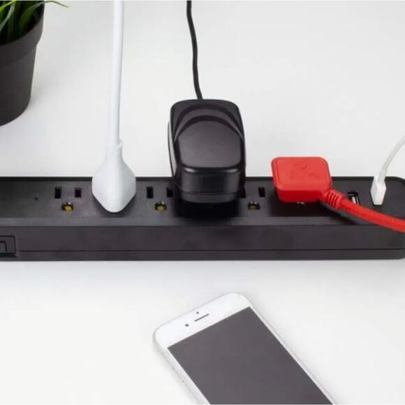 New Globe Electric 4' 6 Outlet Extension Cord Black 2 USB Surge Protector NIB - Picture 9 of 10